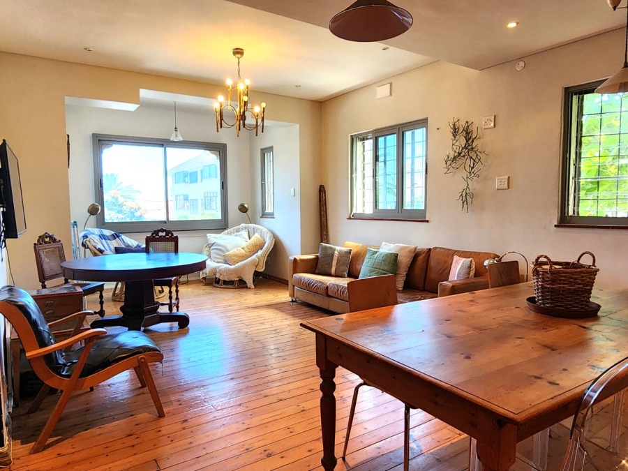 2 Bedroom Property for Sale in Sea Point Western Cape